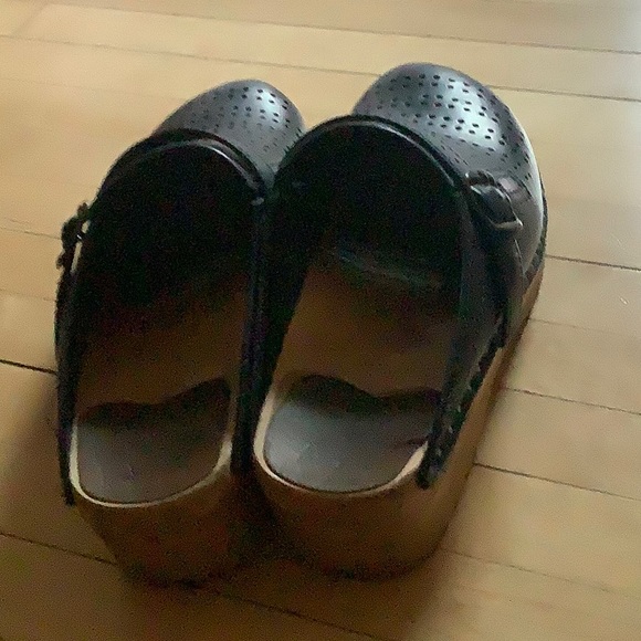 Clogs - Picture 3 of 3